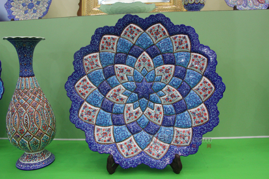 首屆上合組織國家商品展 手工藝術品大放光彩